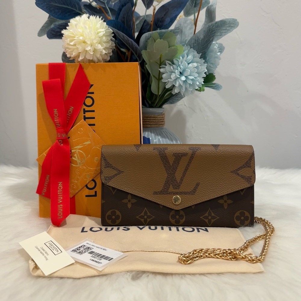 Louis Vuitton Reverse Monogram Sarah Wallet w Box & Dust Bag